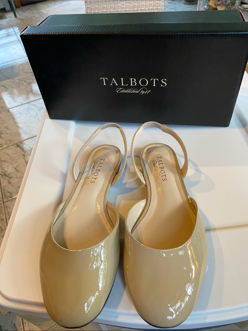 Talbots Patent Leather Slingback Flats in Beige Patent